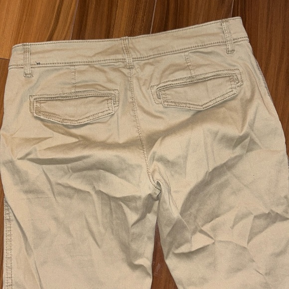 Size 2 Abercrombie & fitch tan pants zipper bottom - Picture 2 of 5